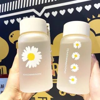 Small Daisy Design Plastic Water Bottle